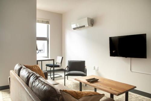 Westown Apartment | Deer District Studio Apt JC4 - One Block from Fiserv and Baird
