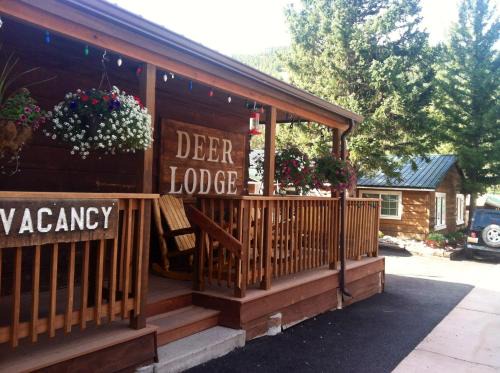 Red River Cabin | Deer Lodge