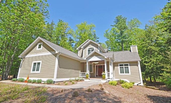 Glen Arbor House | Deer Park 15