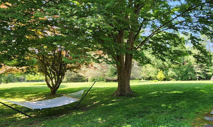 Carrolltowne Cottage | Deer Park Retreat