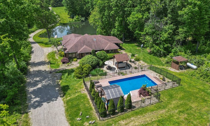 Laurelville Cabin | Deer Ridge Lodge | Hocking Hills
