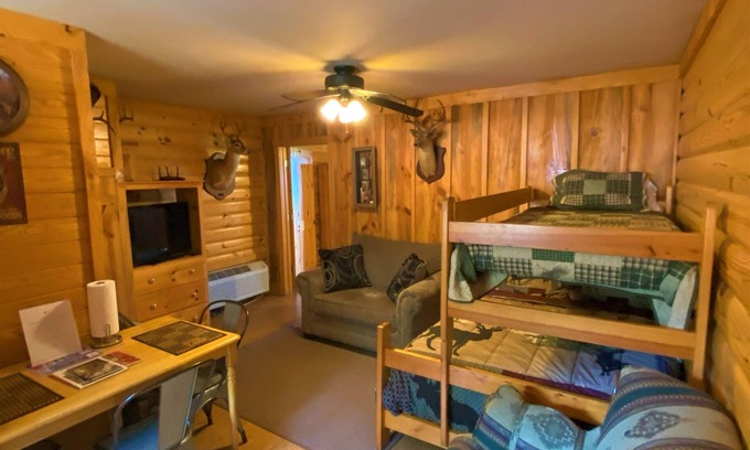 Mena Cabin | Deer Run is your perfect Mountaintop Cabin Equipped for Family Adventure!