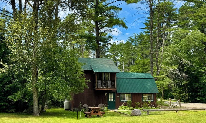 Chestertown Cabin | Deer Run, pool, steps from Loon Lake