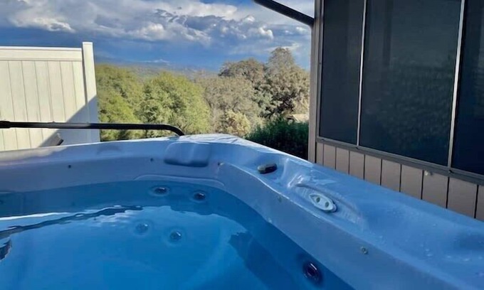 Ahwahnee House | Deer Suite/Hot Tub/Game Room/Sleeps 2