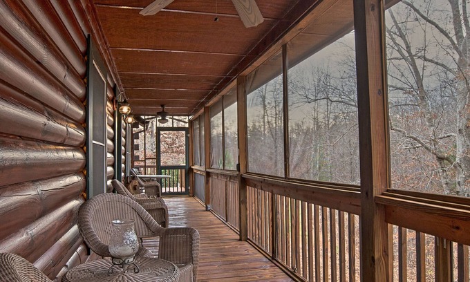 Rutherfordton Cabin | Deer Valley Luxe Cabin 4.3 Miles To T.I.E.C. (Hot Tub)