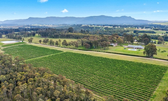 Pokolbin House | Degen Estate - Luxury group accommodation at its best!