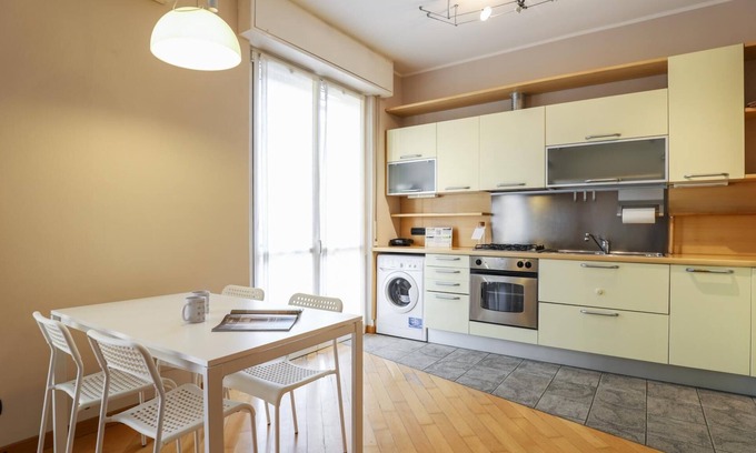 Giambellino Apartment | Dei Tulipani 4