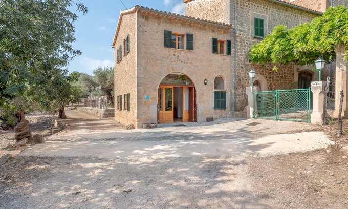 Deia House | Deia semi-detached house .Sunny location near paths to the sea or the village.