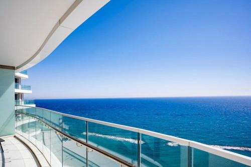 Germasogeia Apartment | Del Mar Beachfront 3 Bedroom 'A' Residence