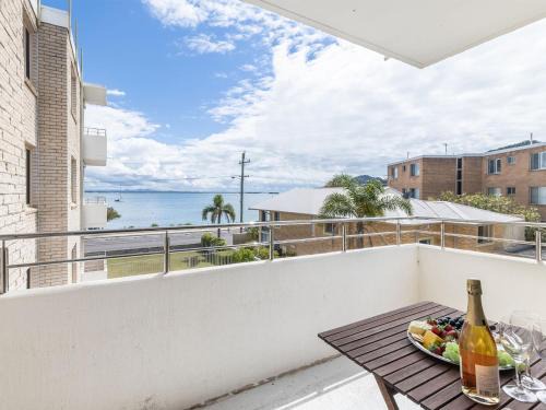 Shoal Bay Apartment | Del Rae 6 25 Shoal Bay Road