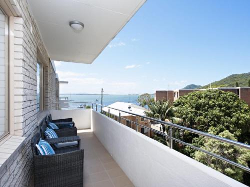 Shoal Bay Apartment | Del Rae Unit 18 25 Shoal Bay Road