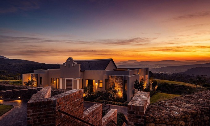 Cape Winelands Cabin | Delaire Graff Lodges & Spa
