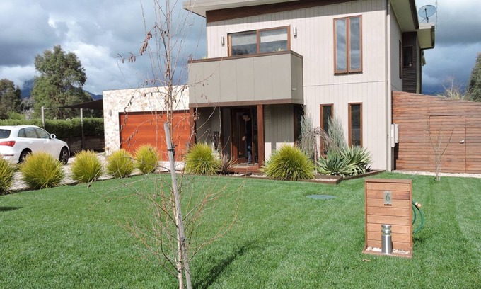 Merrijig Villa | Delatite River, Mt Buller Road Merrijig 3-night stay for a group of 8 people.