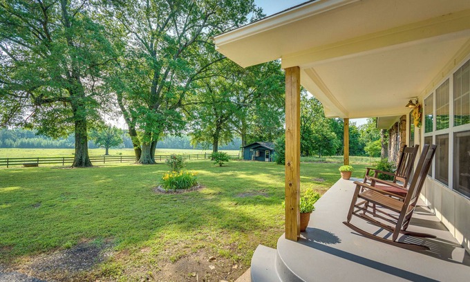 Centerville House | Delaware Vacation Rental: Walk to Lake Dardanelle!