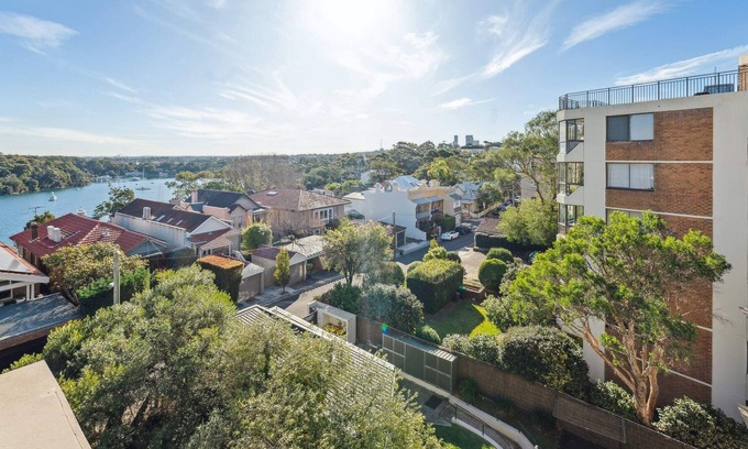 McMahons Point Apartment | Delightful 1BR Sydney City Escape