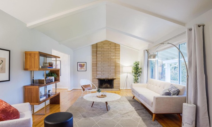 Almaden House | Delightful 4BR House in San Jose w/ Yard
