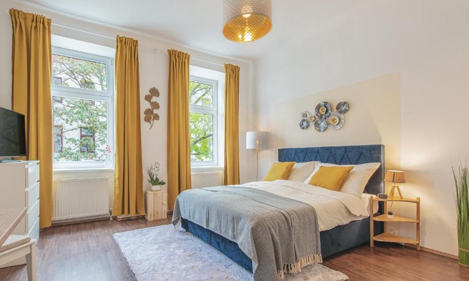 Wahring Apartment | Delightful Apartment - near subway
