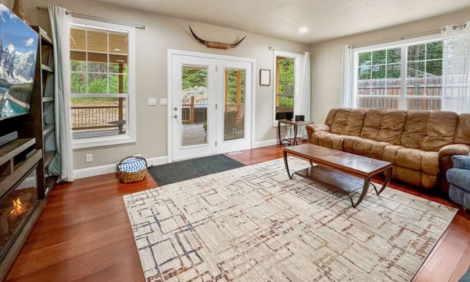 Tamarack Cabin | Delightful Cabin Nestled close to Tamarack Resort