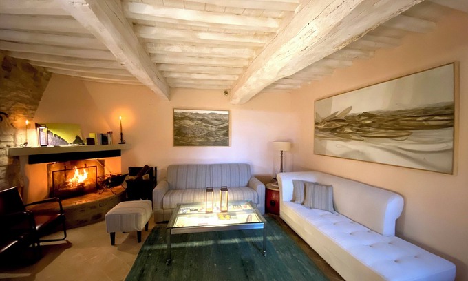 Acqua Loreto Apartment | Delightful country flat in period hamlet with swimming pool