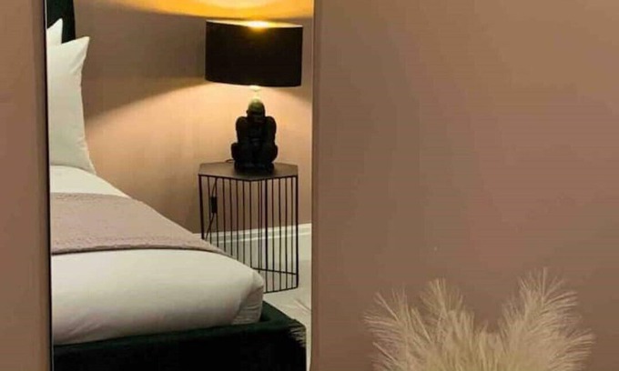 Manchester City Centre Apartment | Delightful Historic Converted Chambers