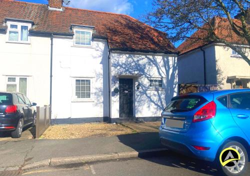 London Borough of Bromley Ski Chalet | Delightful London Chalet House