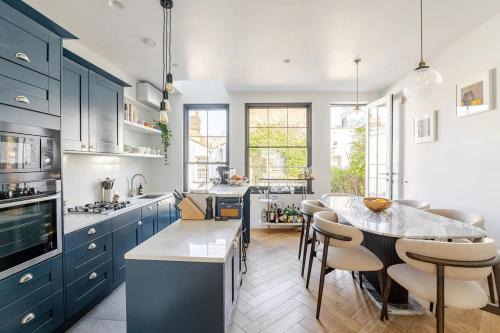 Campden House | Delightful Notting Hill 2 bed House with garden