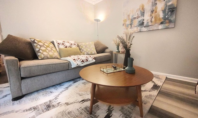 Greensboro House | Delightful Room, queen-size bed, near hospitals & shops. AC, WiFi, 1.5 bathrooms