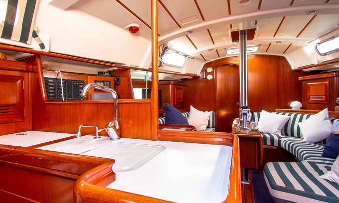 Sanremo Boat Rental | Delightful sailboat with free parking