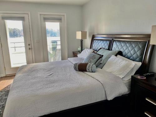 Lake Delton House | Dells Lake Villa At Lighthouse Cove Condominiums