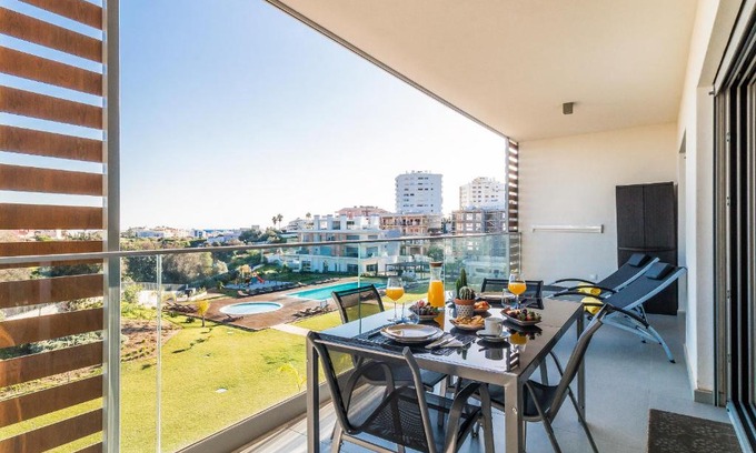 Correeira Apartment | Delnatte Green By ALzira