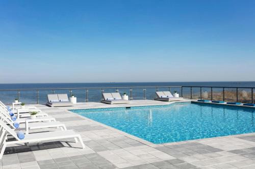 Northeast Virginia Beach Resort | Delta Hotels by Marriott™ Virginia Beach Waterfront Suites