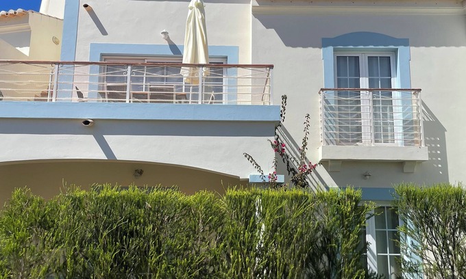 Budens House | Deluxe Golf Townhouse Only 5 Mins To The Beach