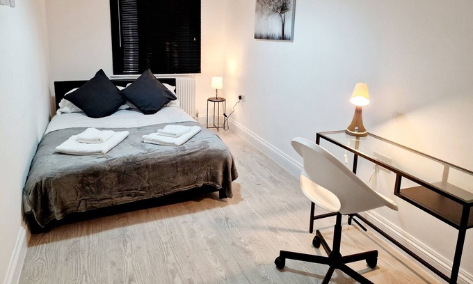 Uxbridge South Apartment | Deluxe 2 Bed Apartment in Uxbridge