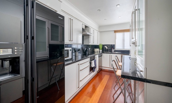 Isle of Dogs Apartment | Deluxe 2Bed Duplex Apartment & parking