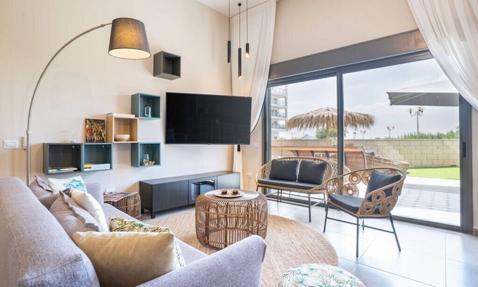 Nahariya Apartment | Deluxe Achziv Beach Apartment in Nahariya