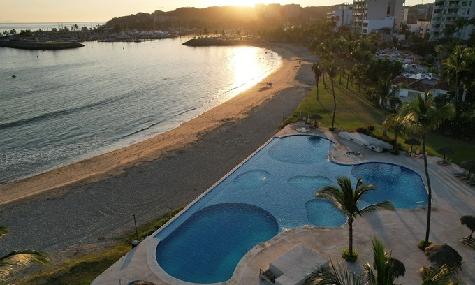 Puerto Vallarta Villa | Deluxe Beachfront Villa