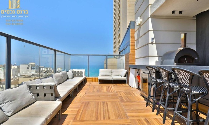 Bat Yam Apartment | Deluxe Beachfront 3BR Penthouse