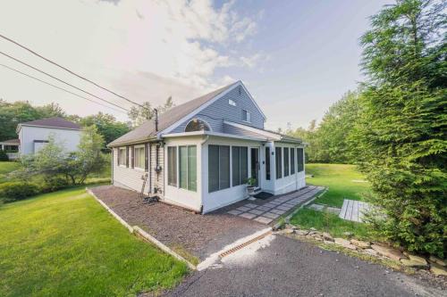 Long Pond House | Deluxe Business Hub with Spa & Pool