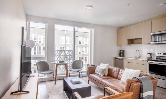 Judkins Park Apartment | Deluxe Central District 1BR w/Gym & BBQ, nr downtown, by Blueground