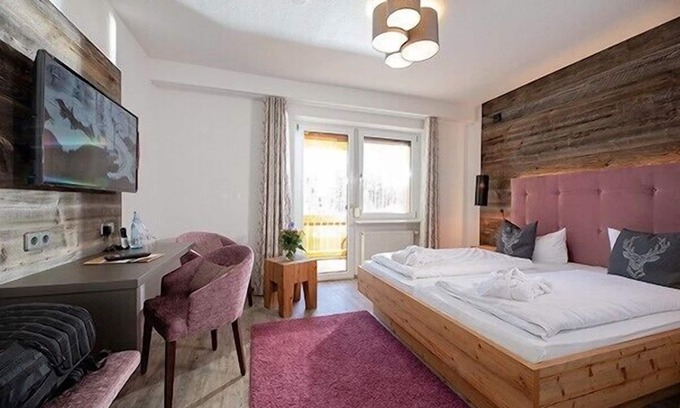 Furtwangen Apartment | Deluxe Doppelzimmer mit Balkon
