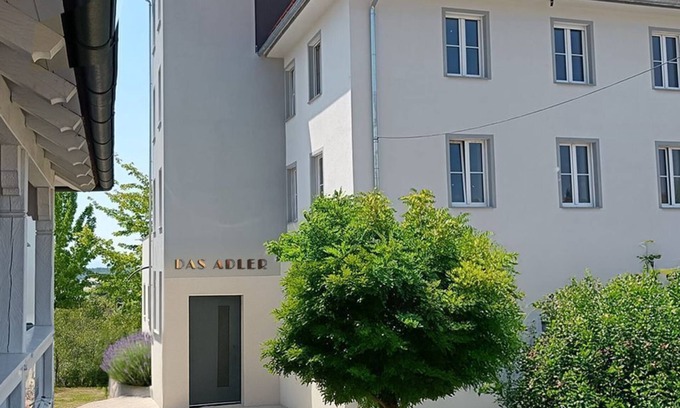 Markdorf Apartment | Deluxe double room # 14 - Das Adler by Dilpert