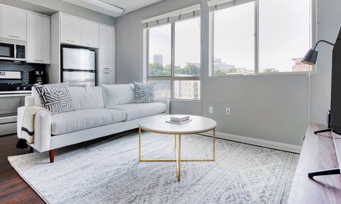 Chinatown Apartment | Deluxe Downtown Studio w/ Pool & Gym, near Broad Museum, by Blueground