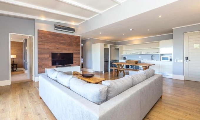 Knysna Central Apartment | Deluxe Family Suite 105