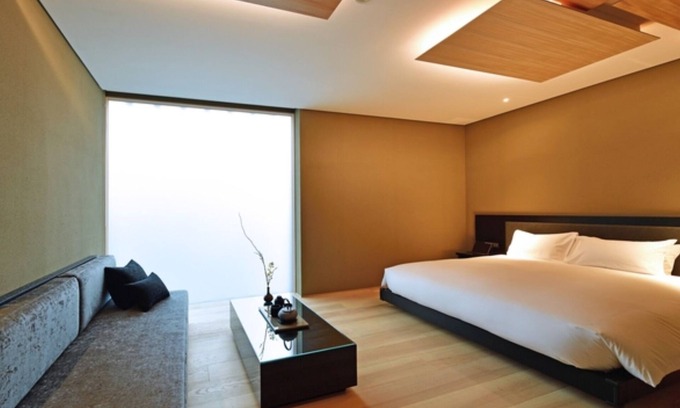 Central Kyoto Hotel | Deluxe King Nonsmoking MOGANA the standard Bre/Kyoto Kyōto