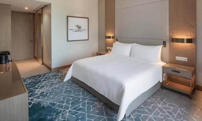 Al-Fujairah Apartment | Deluxe King or Twin Room Near Fujairah Corniche