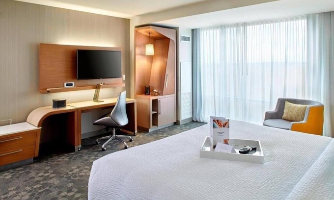 Lake Nona Medical City Apartment | Deluxe King Room Near VA Medical Center ORL