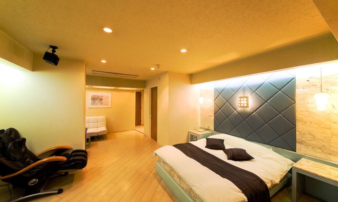 Uehonmachi Hotel | Deluxe King Room/Osaka Ōsaka
