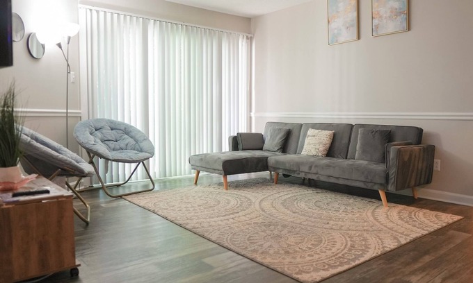 Ashbrook - Clawson Village Apartment | Deluxe Luxury & Convenience in South End Charlotte