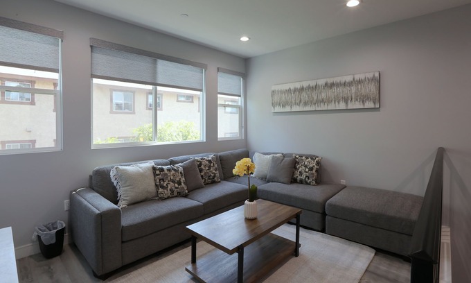 South el Monte Apartment | Deluxe Modernized Home