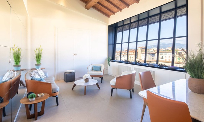 San Niccolo Apartment | Deluxe Penthouse Ponte Vecchio with Duomo/Uffizi View +Breakfast+Parking+Terrace